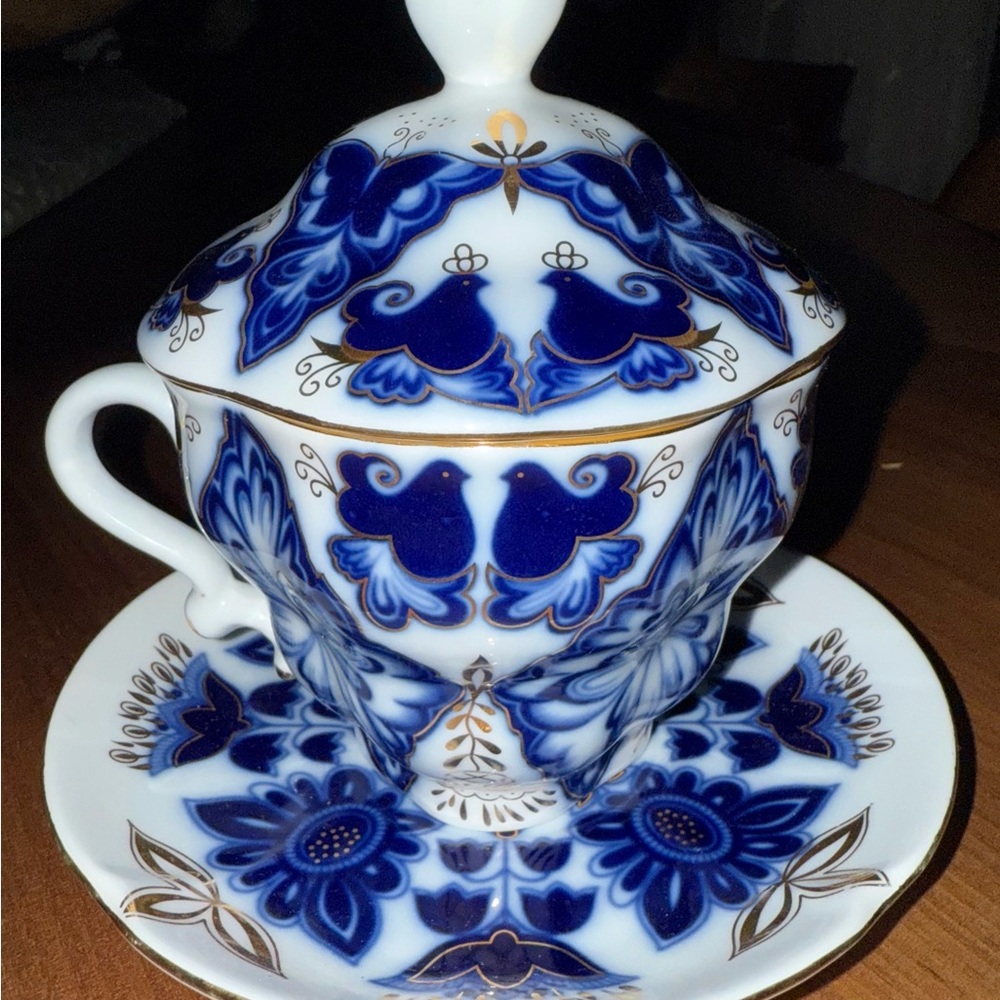 Nantucket Home Vintage Porcelain Blue/White/Gold Floral Teacup/Lid/Saucer Set.
